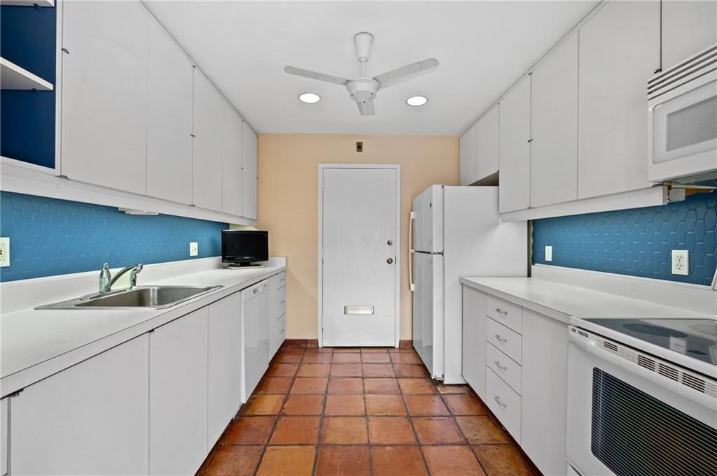 128 North Craig Street, Unit 901 Pittsburgh, PA 15213 - Photo 13 of 27