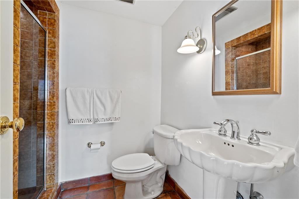 128 North Craig Street, Unit 901 Pittsburgh, PA 15213 - Photo 18 of 27