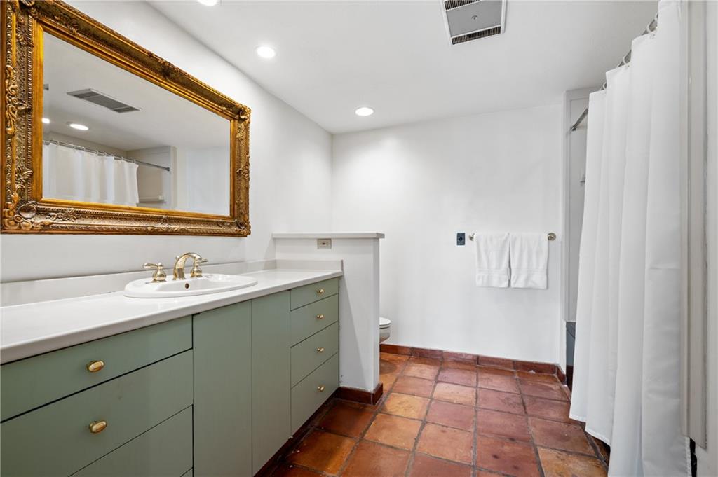 128 North Craig Street, Unit 901 Pittsburgh, PA 15213 - Photo 21 of 27