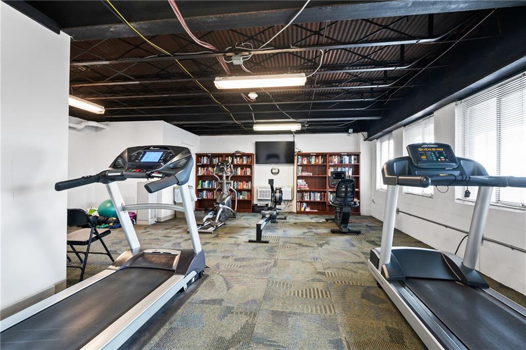 128 North Craig Street, Unit 901 Pittsburgh, PA 15213 - Photo 24 of 27