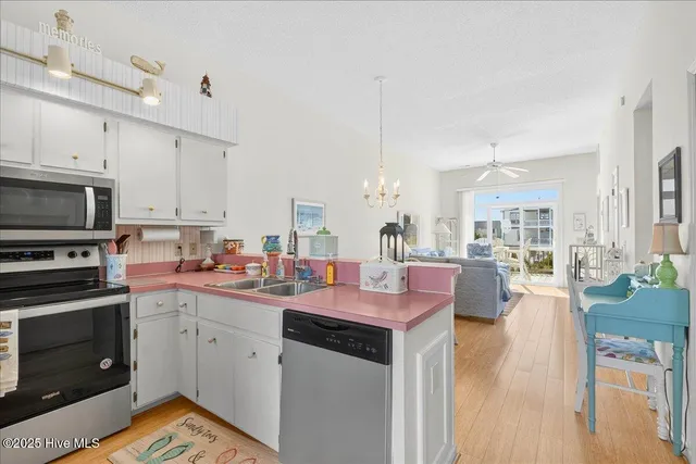 $475,000 | 142 Brunswick Avenue East, Unit B, Holden Beach, NC 28462