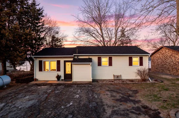 $360,000 | 49097 Sportsmans Lane, Waterville, MN 56096