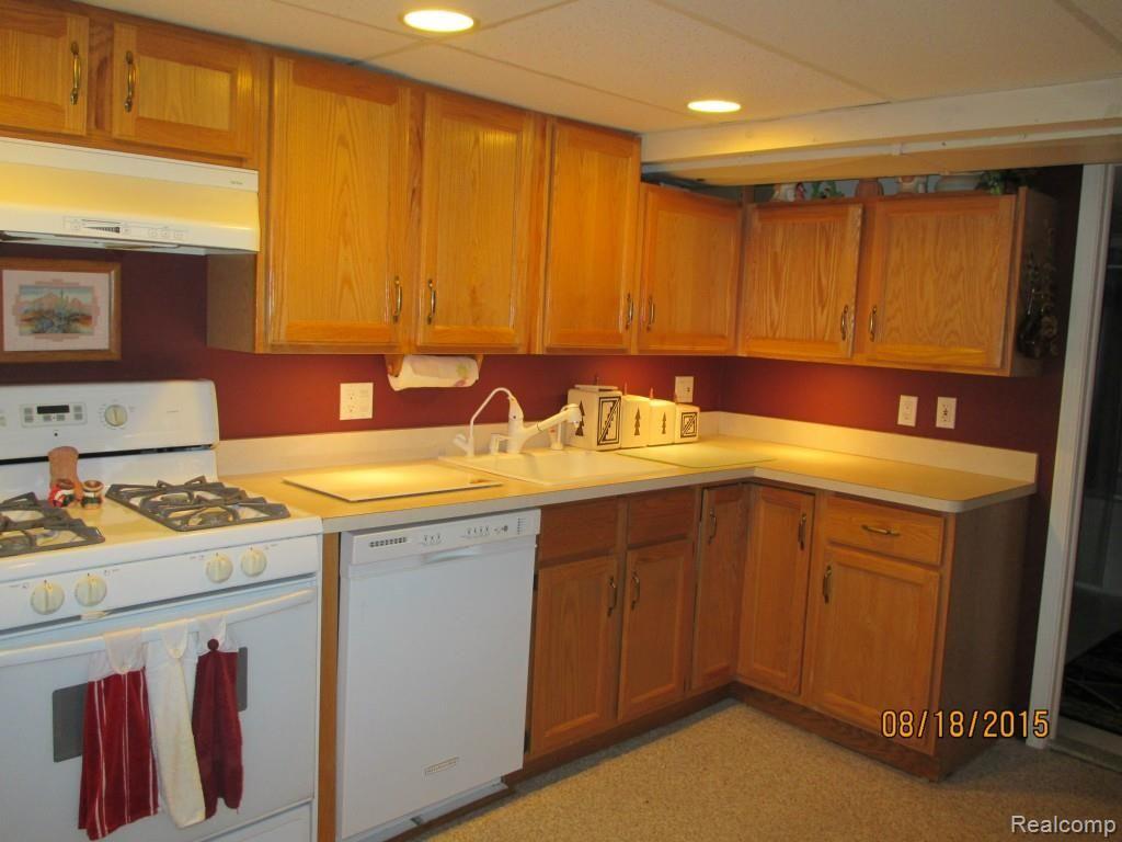 24520 Kelly Road Eastpointe, MI 48021 - Photo 24 of 37 IMG_0746.jpg