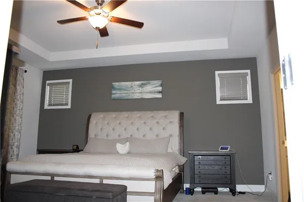 a view of entryway with workspace