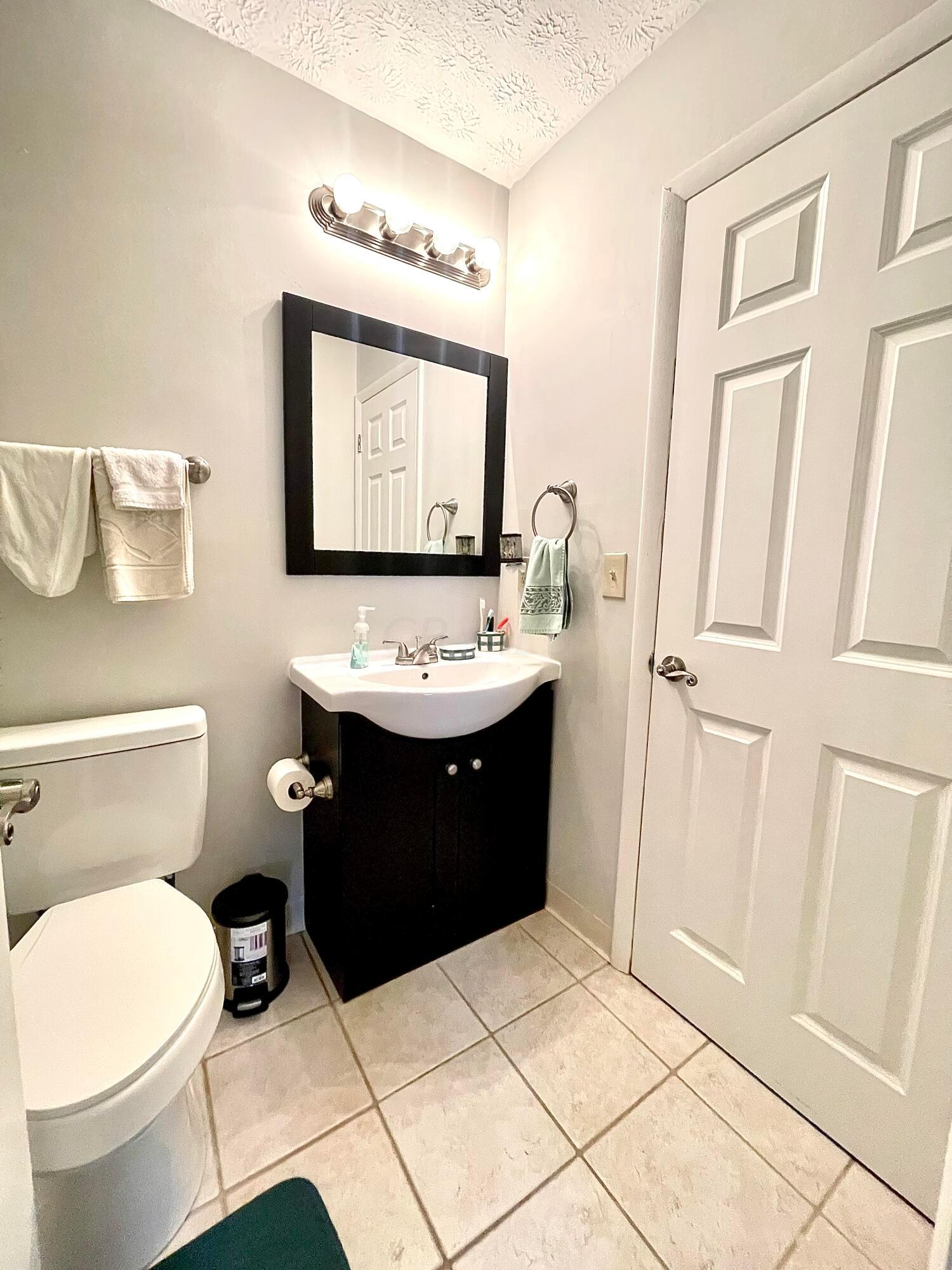 2271 Hedgerow Road, Unit 2271D Columbus, OH 43220 - Photo 13 of 26 IMG_3042