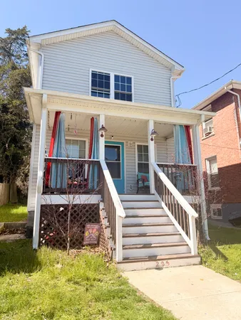 $155,000 | 225 Roxbury Street, Clifton Forge, VA 24422