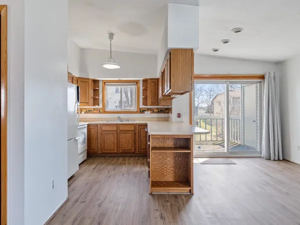 $214,900 | 1105 Mckenna, Unit H, Madison, WI 53719