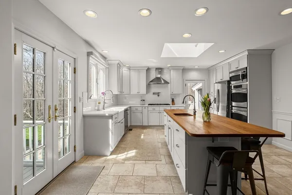 $1,995,000 | 5 Mark Lane, Milton, MA 02186