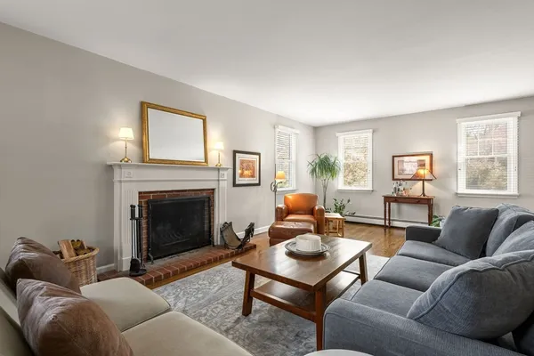 $1,995,000 | 5 Mark Lane, Milton, MA 02186