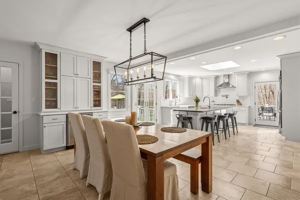 $1,995,000 | 5 Mark Lane, Milton, MA 02186