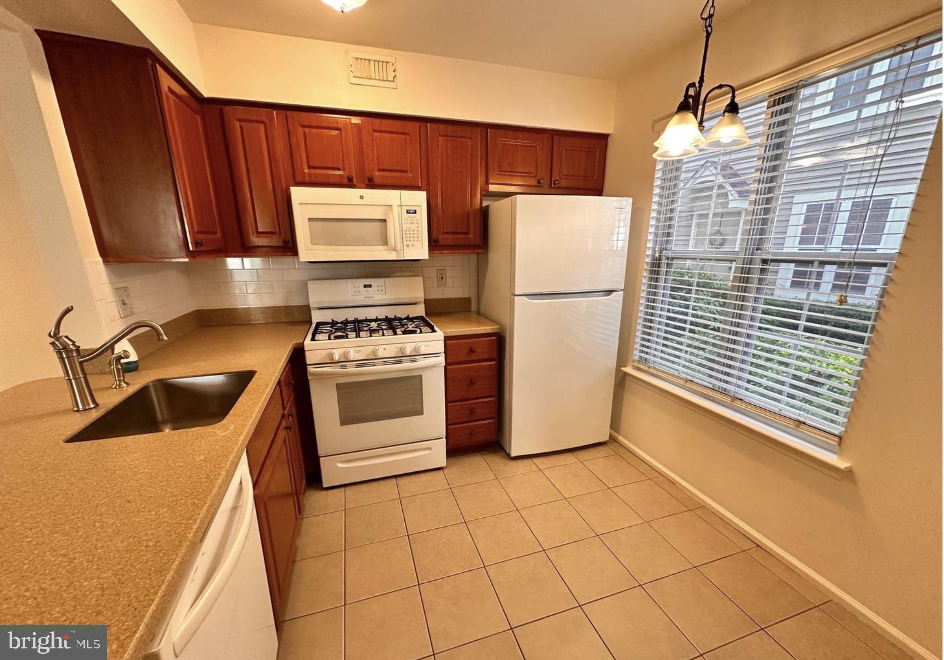 507 A Ralston Drive Mount Laurel, NJ 08054 - Photo 7 of 11 Bright and inviting kitchen space.