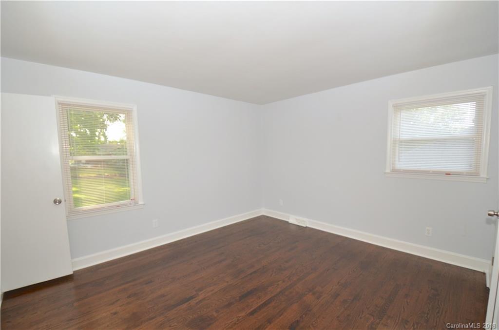 1424 Ranch Road Charlotte, NC 28208 - Photo 12 of 17 Gallery Image 12