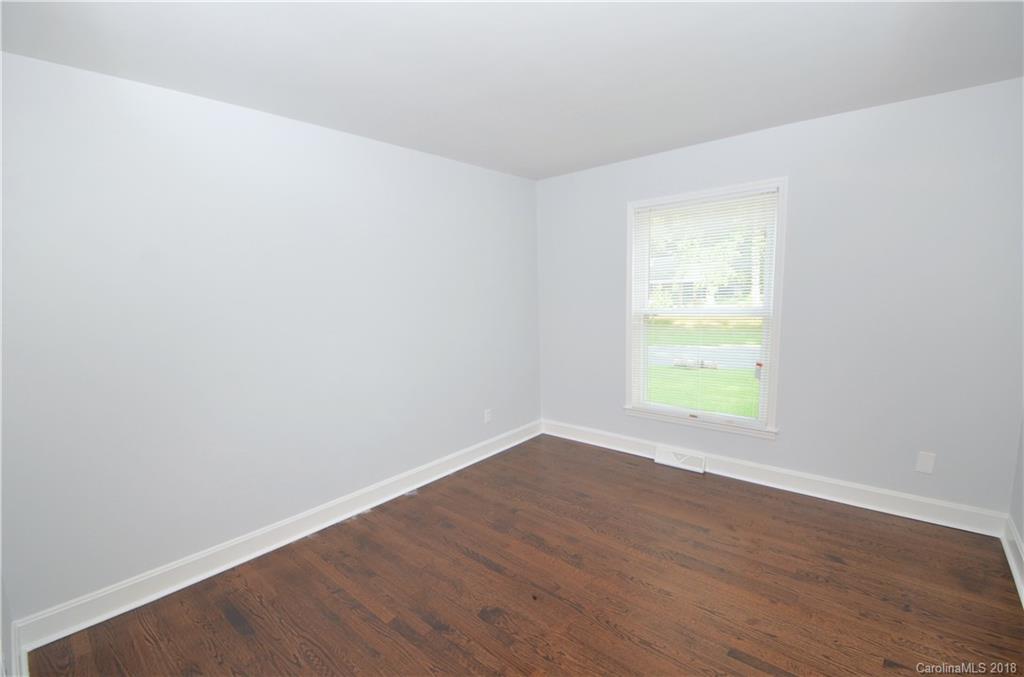 1424 Ranch Road Charlotte, NC 28208 - Photo 15 of 17 Gallery Image 15
