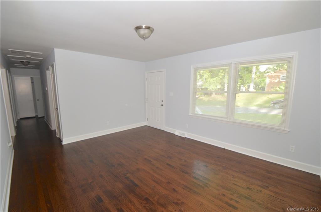 1424 Ranch Road Charlotte, NC 28208 - Photo 4 of 17 Gallery Image 4