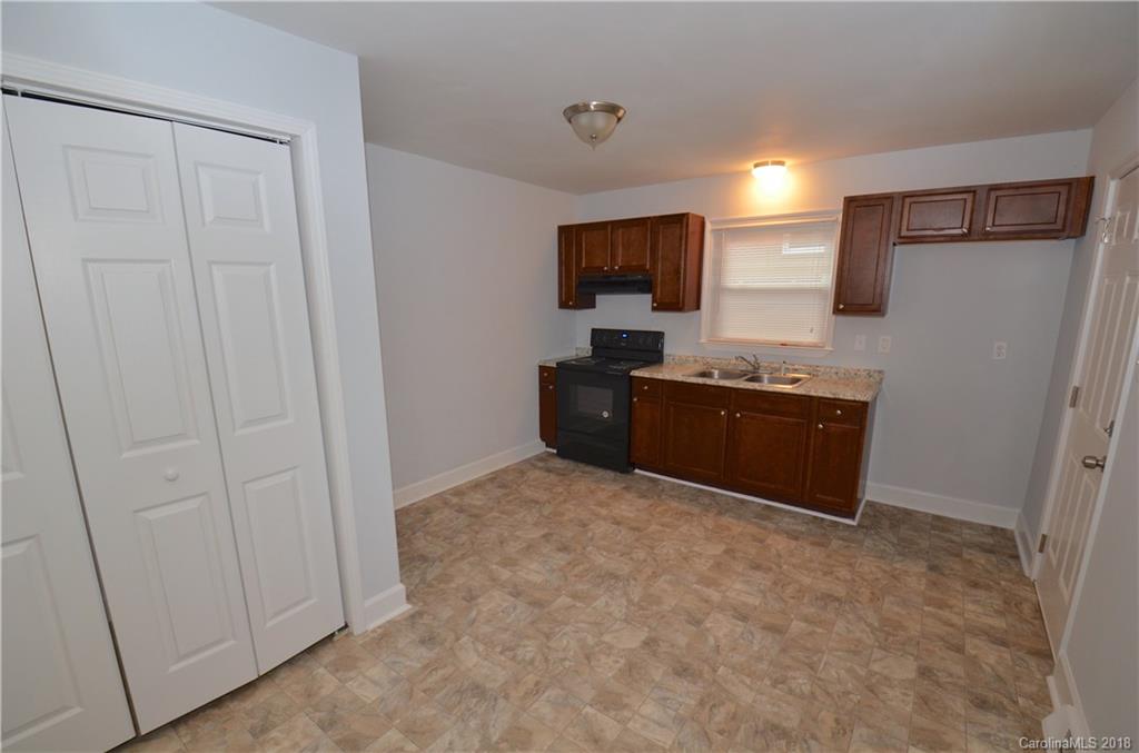 1424 Ranch Road Charlotte, NC 28208 - Photo 7 of 17 Gallery Image 7