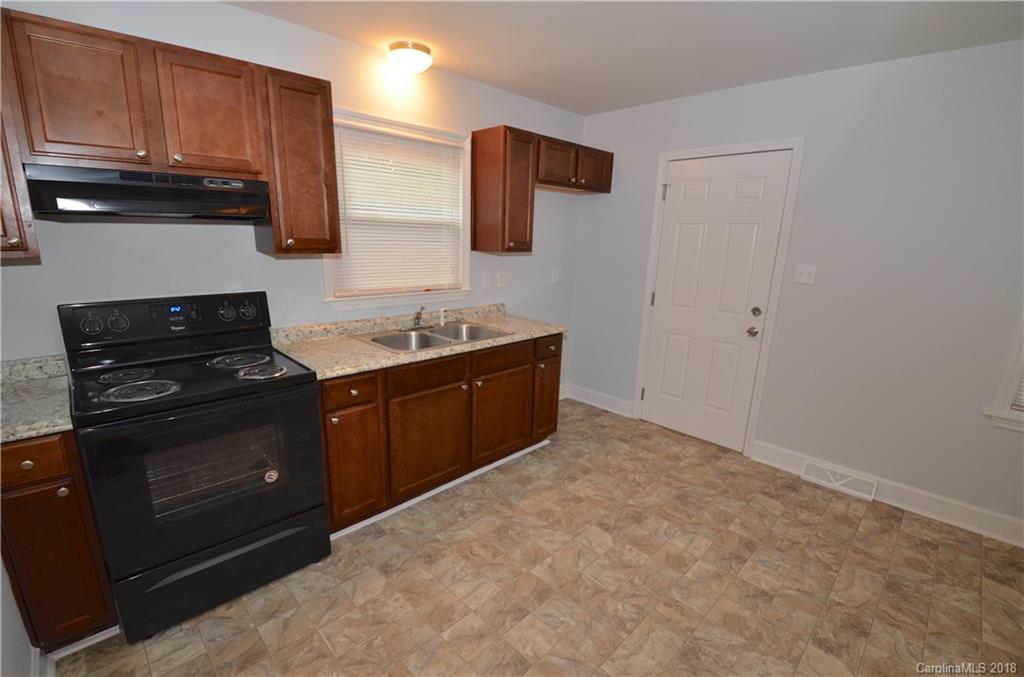 1424 Ranch Road Charlotte, NC 28208 - Photo 8 of 17 Gallery Image 8
