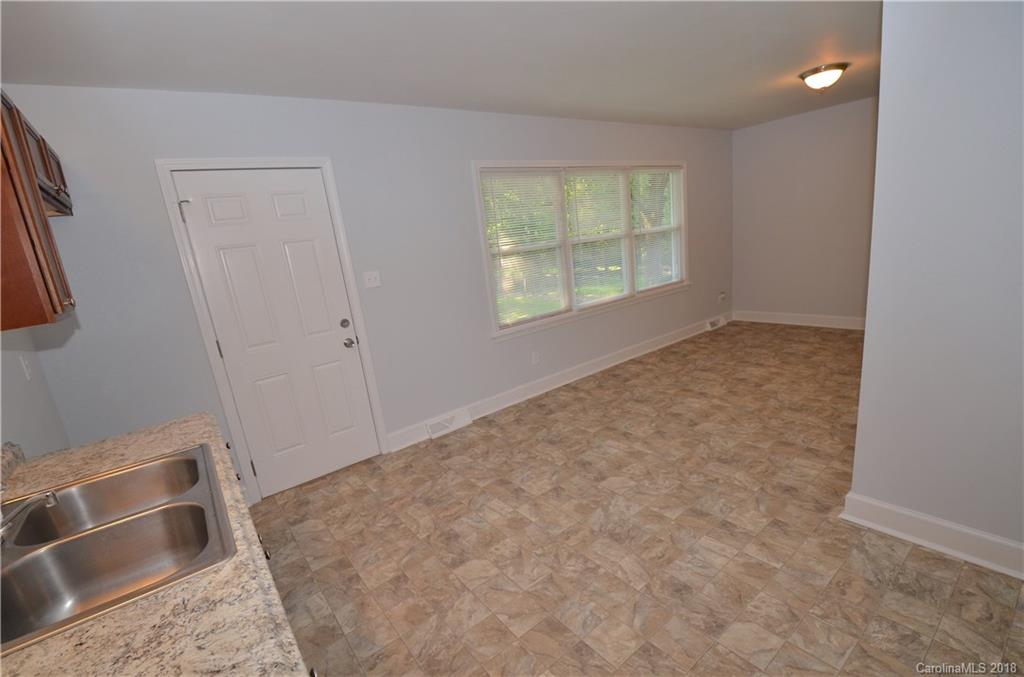 1424 Ranch Road Charlotte, NC 28208 - Photo 9 of 17 Gallery Image 9