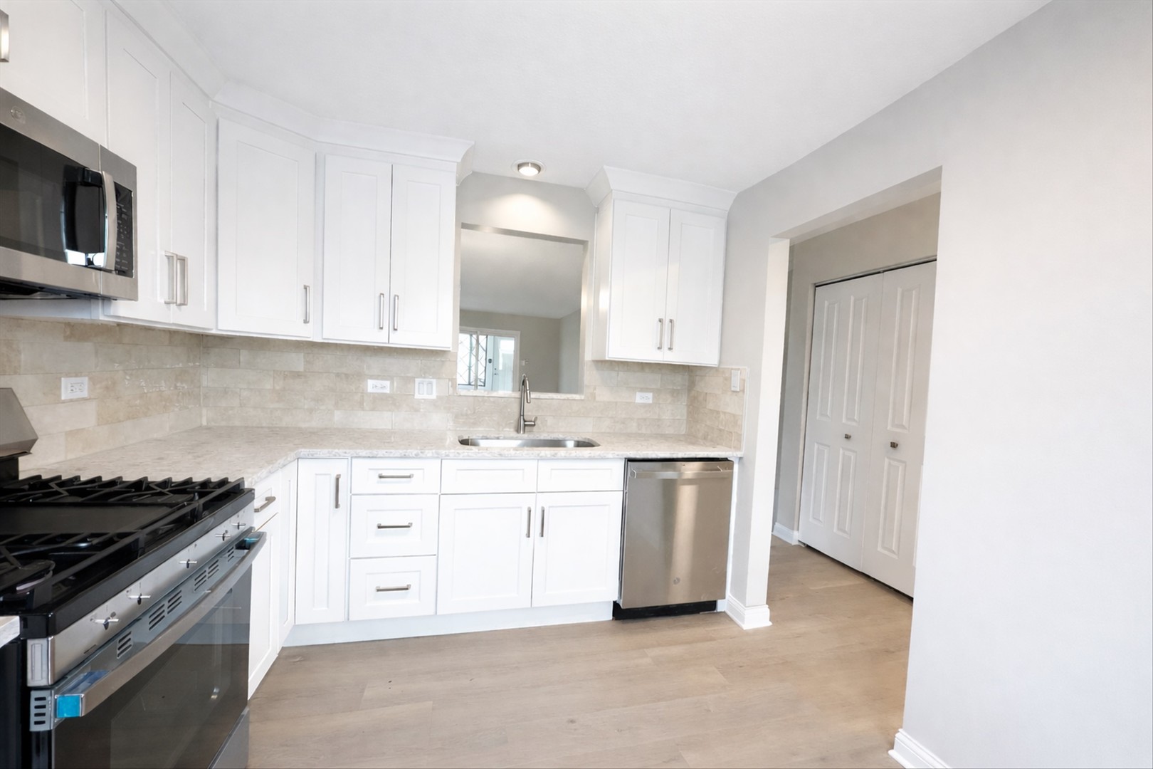 819 Shagbark Road New Lenox, IL 60451 - Photo 5 of 31