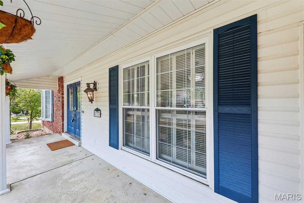 1237 Cedar Creek Road Chesterfield, MO 63017 - Photo 4 of 53