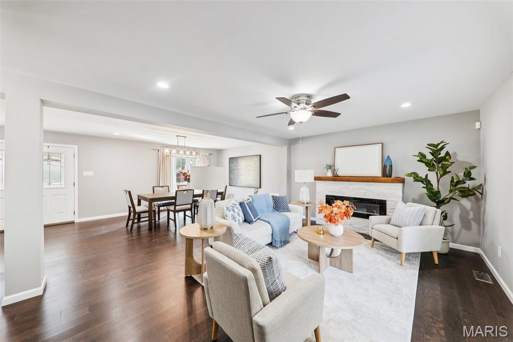 1237 Cedar Creek Road Chesterfield, MO 63017 - Photo 7 of 53