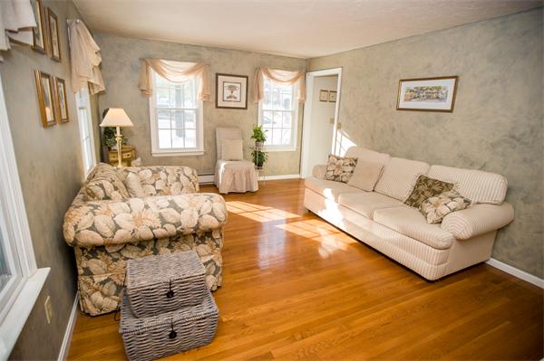 26 Juniper Road Franklin, MA 02038 - Photo 8 of 17 Gallery Image 8