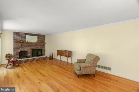 $570,000 | 8 Glen View Place, Newark, DE 19711