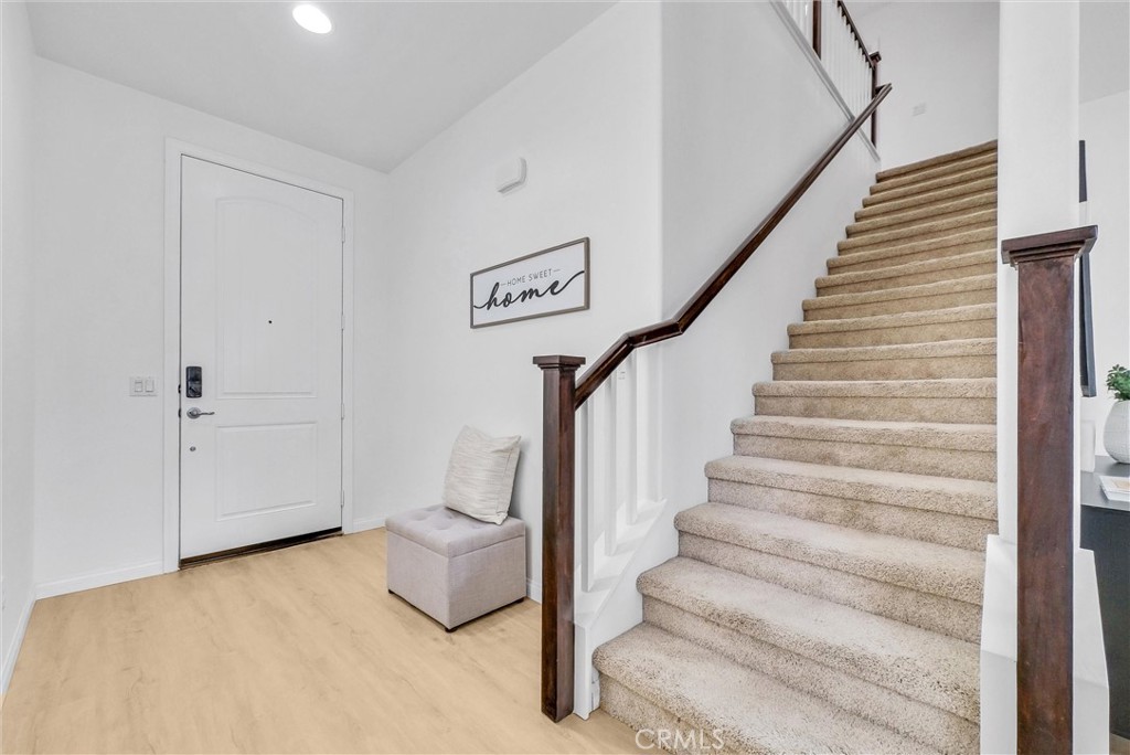 719 Huron Place Claremont, CA 91711 - Photo 12 of 37 a spacious white and white walls