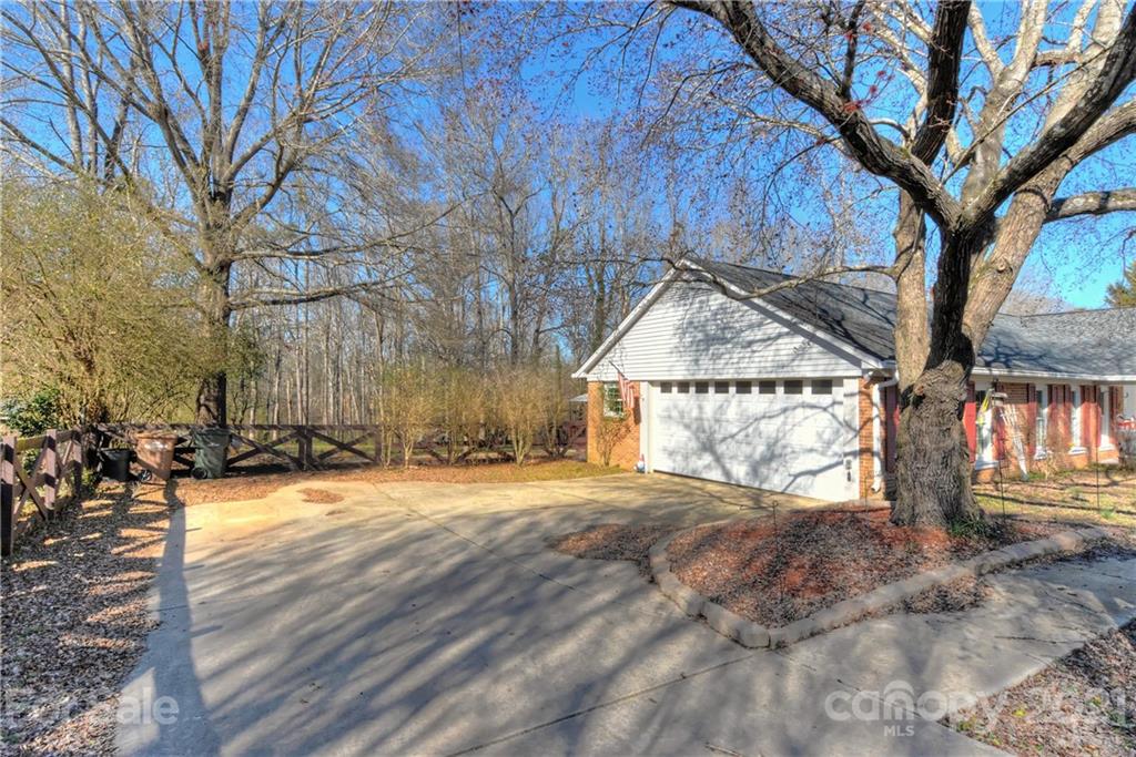 205 Essaw Road Waxhaw, NC 28173 - Photo 6 of 40 Gallery Image 6