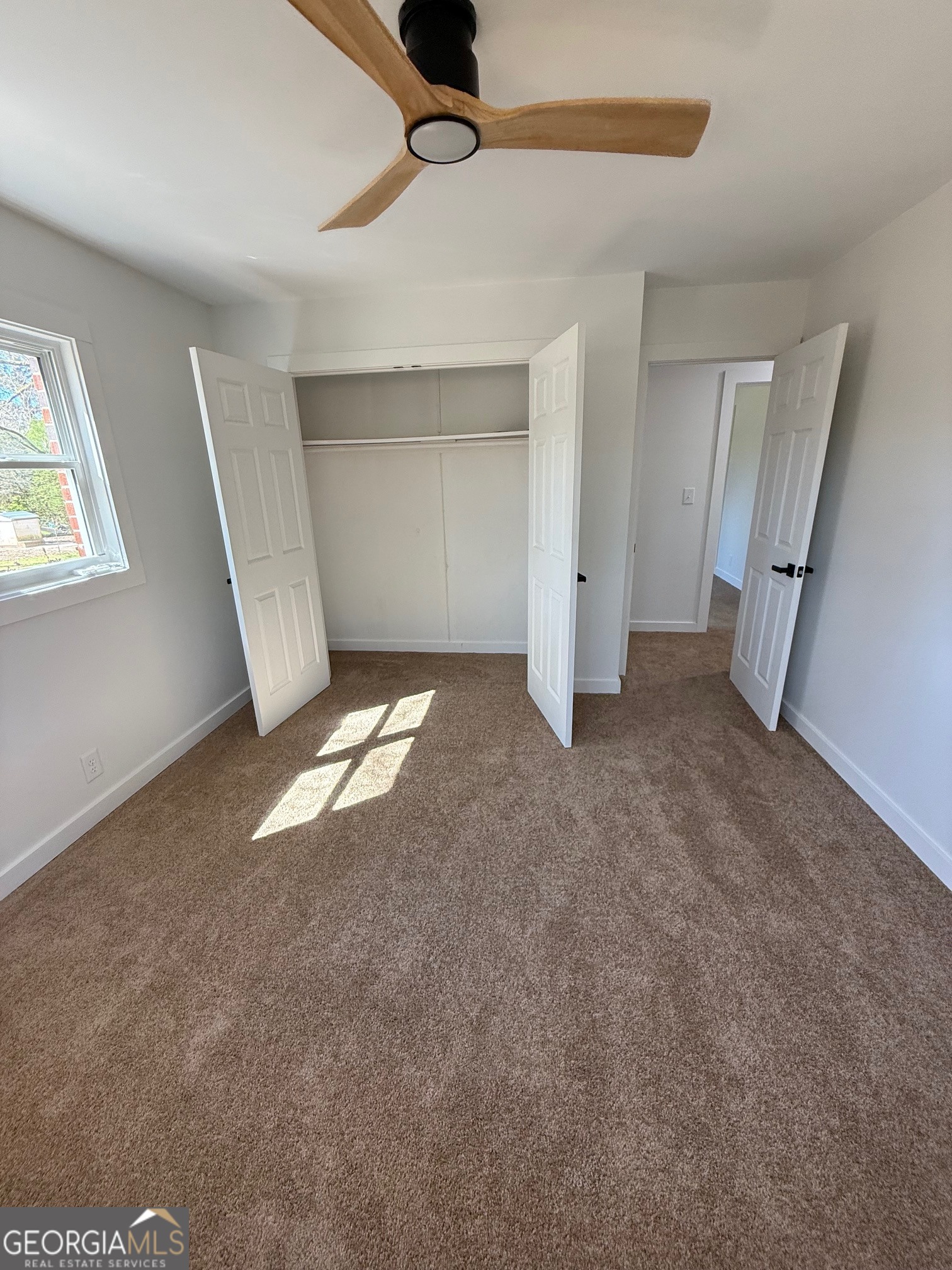 4005 Highway 85 Manchester, GA 31816 - Photo 22 of 41 an empty room with windows
