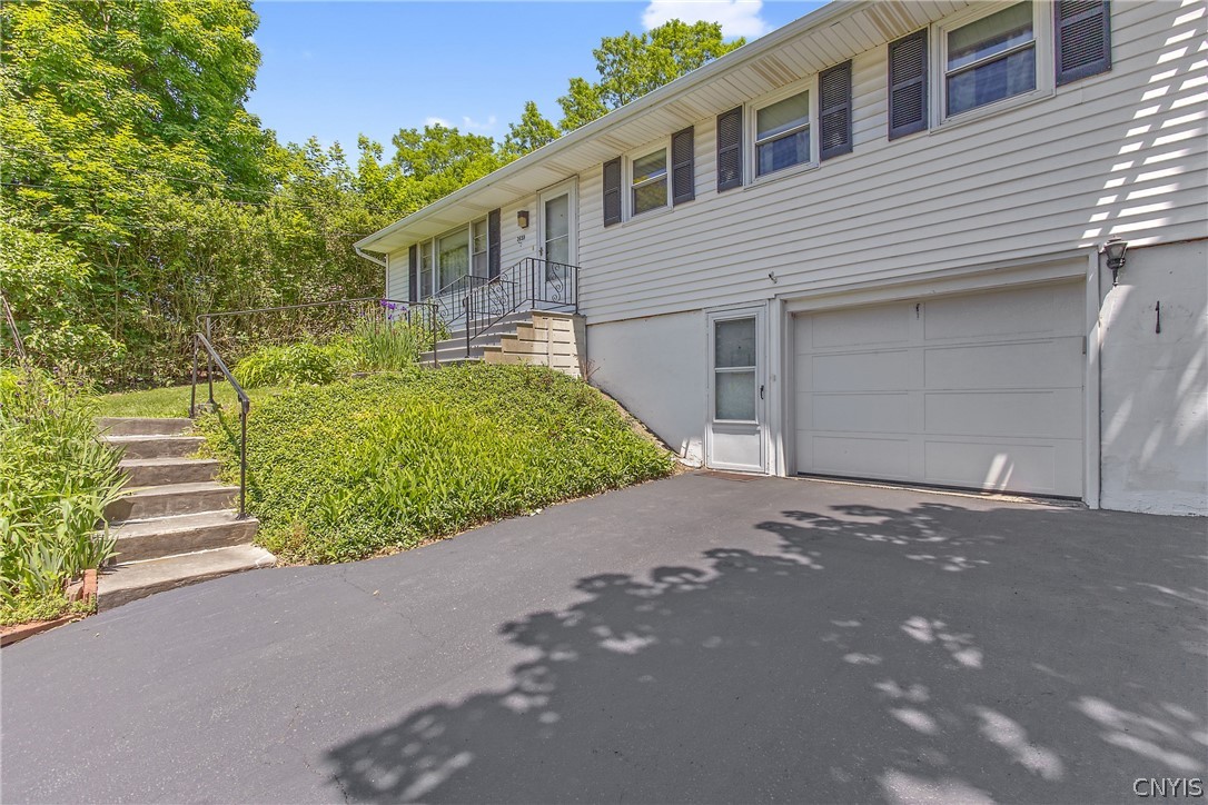 3659 Warners Road Camillus, NY 13209 - Photo 3 of 35