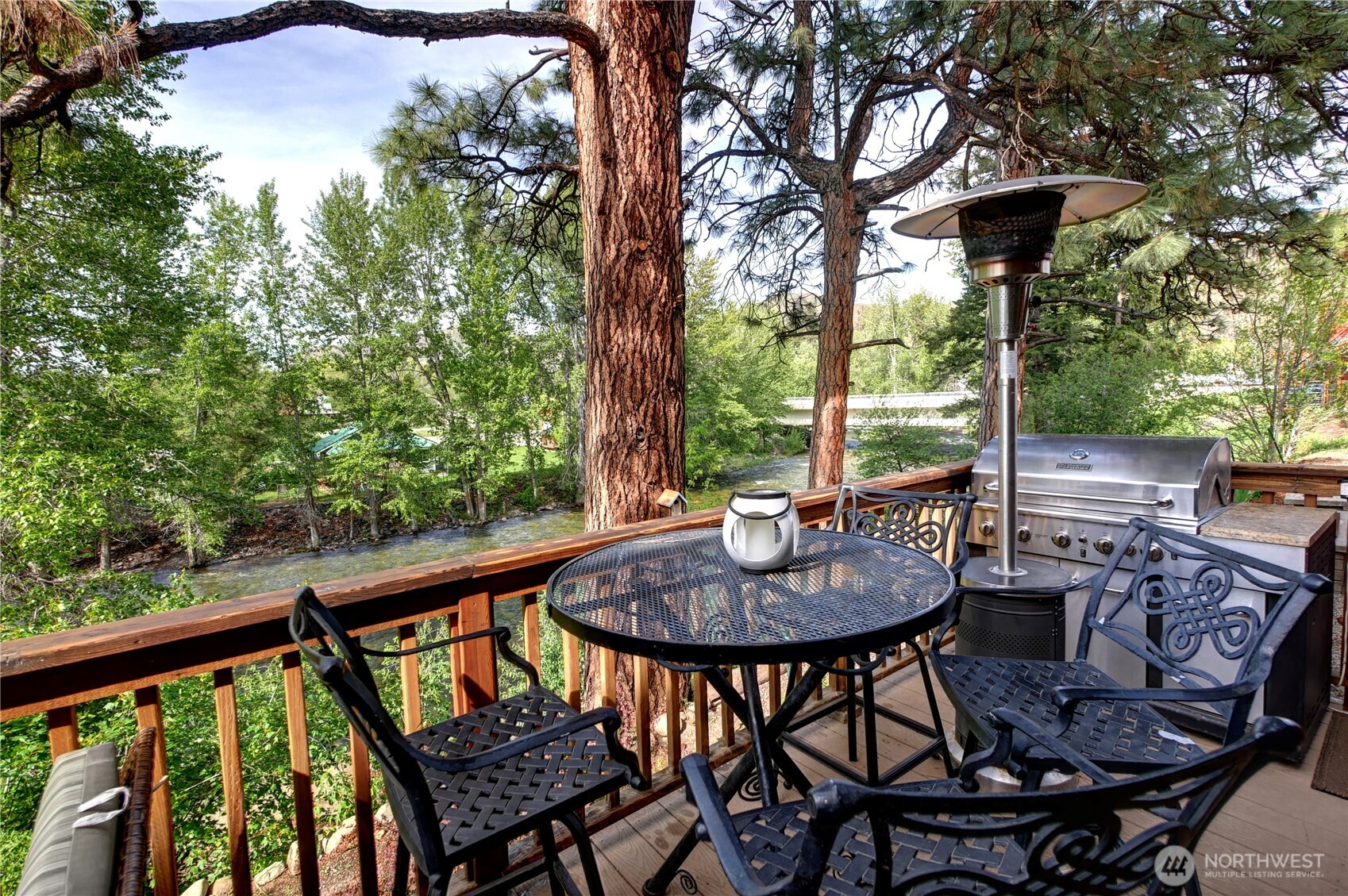 115 Johnson Street, Unit 1 2 3 Twisp, WA 98856 - Photo 38 of 40 a view of an outdoor seating