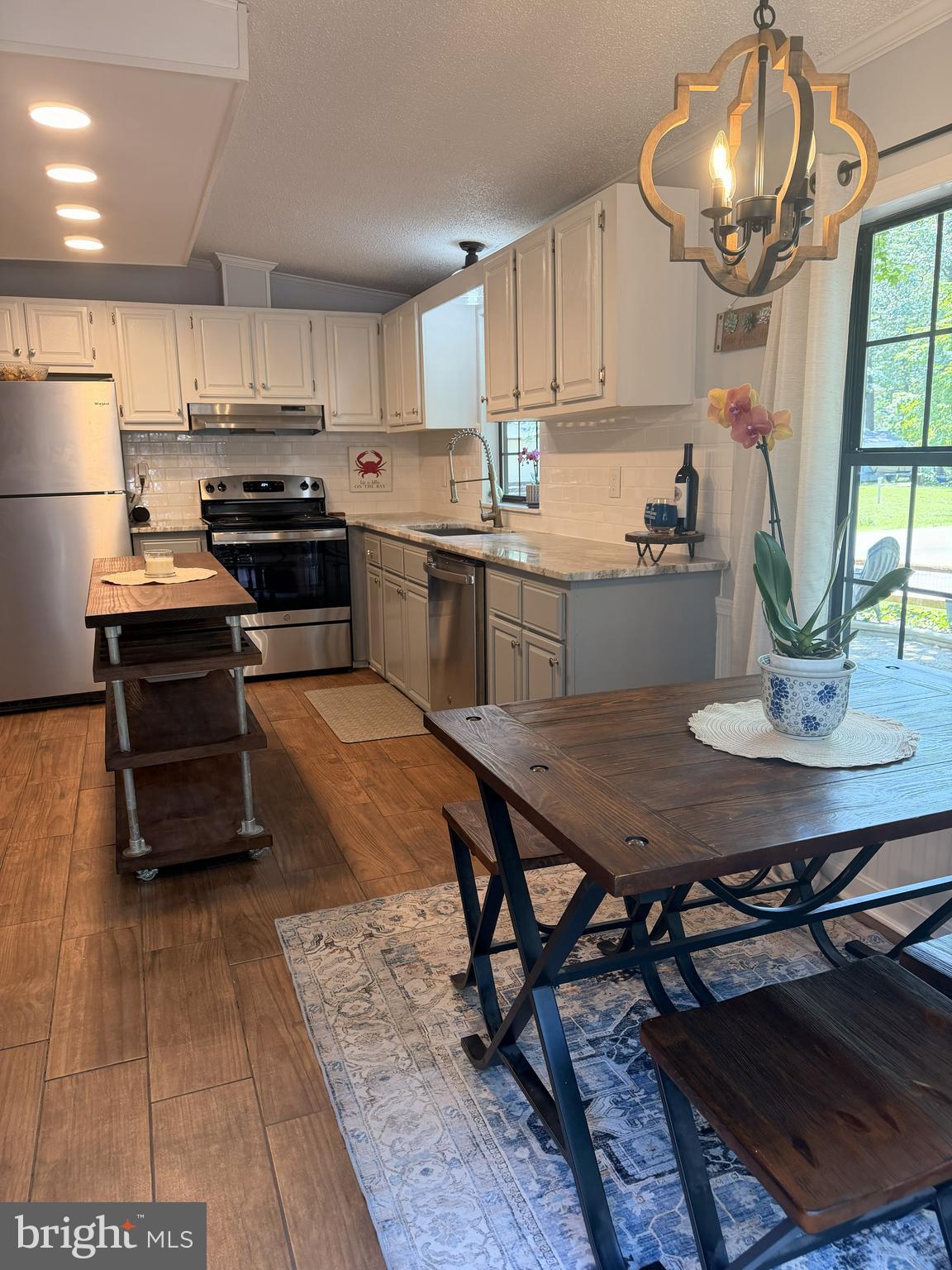 34403 Honeyspot Road Millsboro, DE 19966 - Photo 16 of 48 Stainless appliances and granite counters!