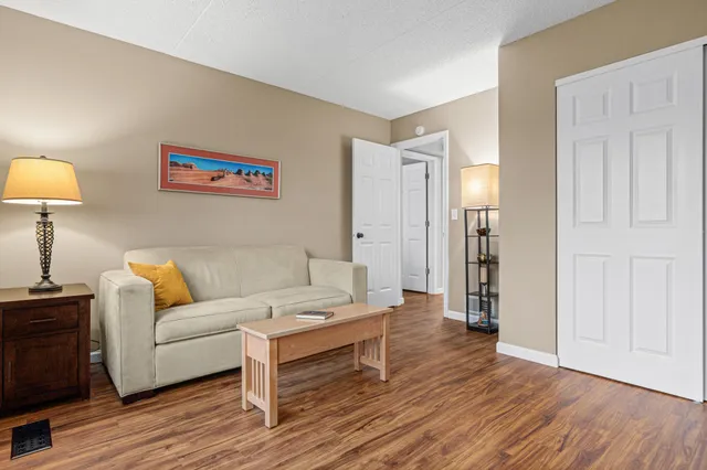 $217,000 | 2445 Londin Lane East, Unit 208, Maplewood, MN 55119