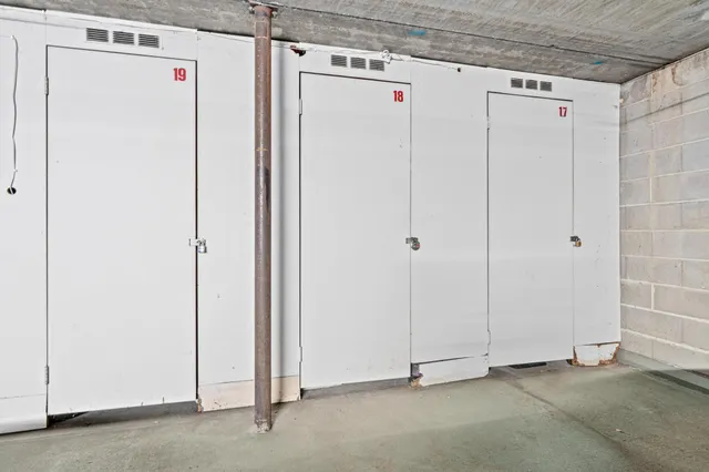 $217,000 | 2445 Londin Lane East, Unit 208, Maplewood, MN 55119