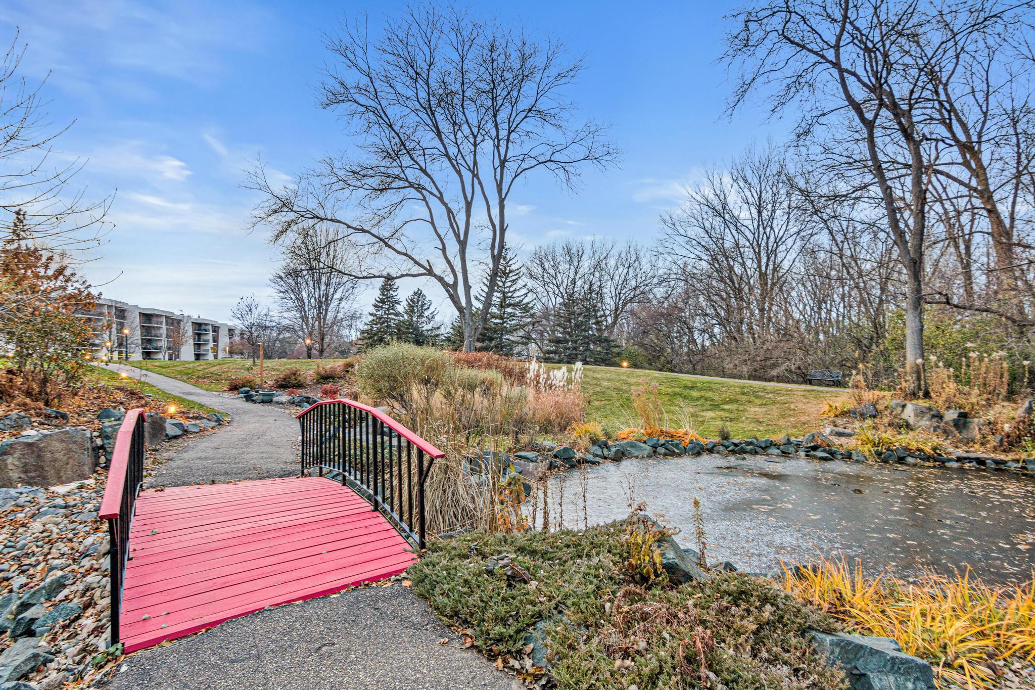 2445 Londin Lane East, Unit 208 Maplewood, MN 55119 - Photo 38 of 43