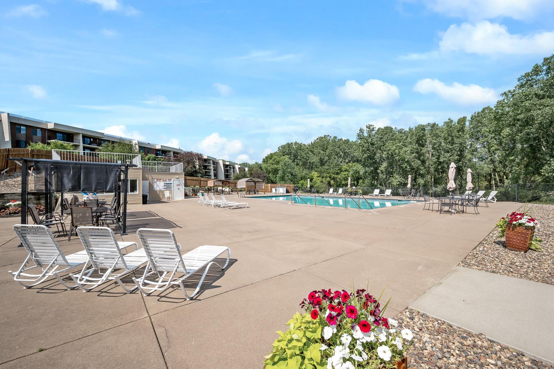 2445 Londin Lane East, Unit 208 Maplewood, MN 55119 - Photo 40 of 43