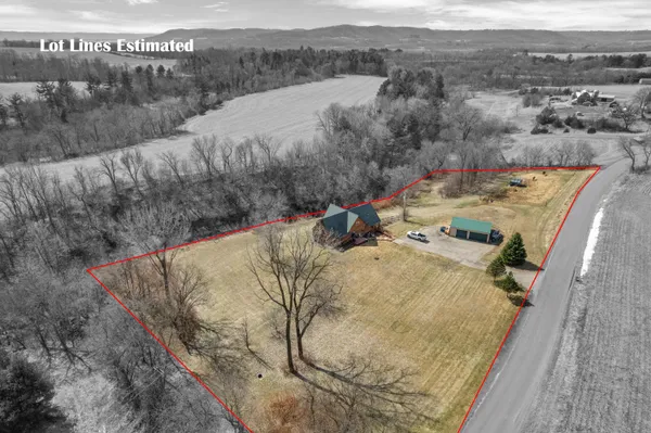 $450,000 | W27641 Whistlers Pass Road, Trempealeau, WI 54661