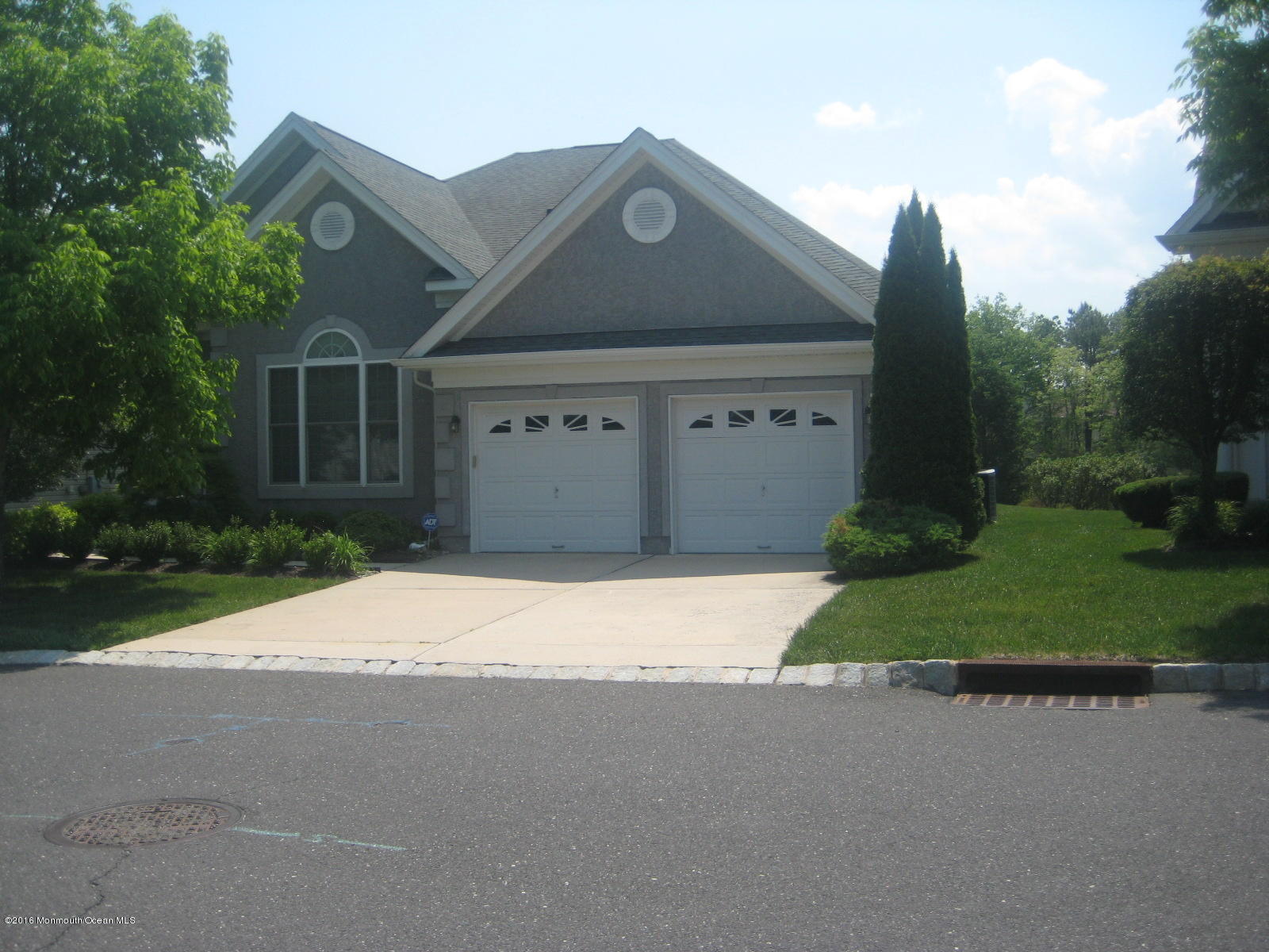3 Bay Hill Road Jackson, NJ 08527 - Photo 1 of 26 a front view of a house with a yard and garage
