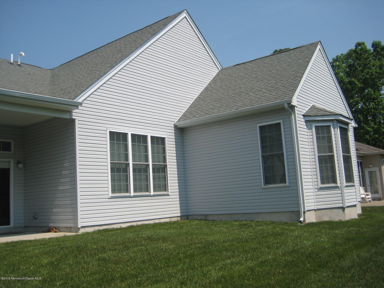 3 Bay Hill Road Jackson, NJ 08527 - Photo 9 of 26 a view of front of house with a yard