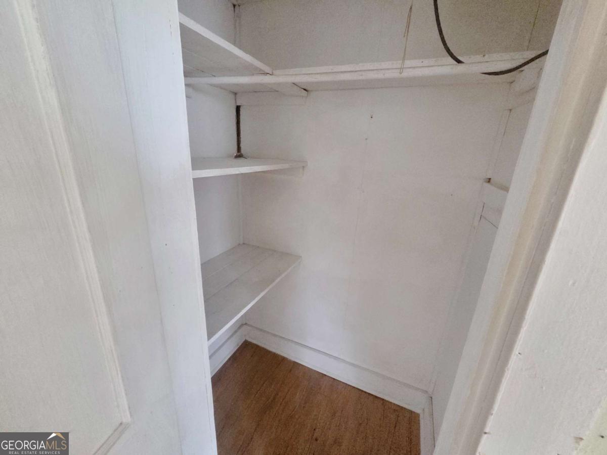 188 Holmesville Road Baxley, GA 31513 - Photo 16 of 20 a view of walk in closet