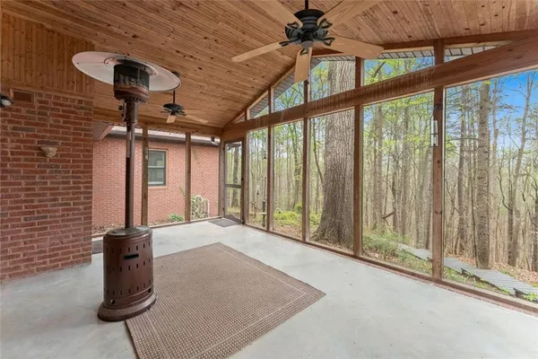 a view of a pathway with a yard