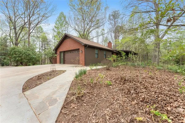 $649,900 | 353 Riverwood Road, Lula, GA 30554