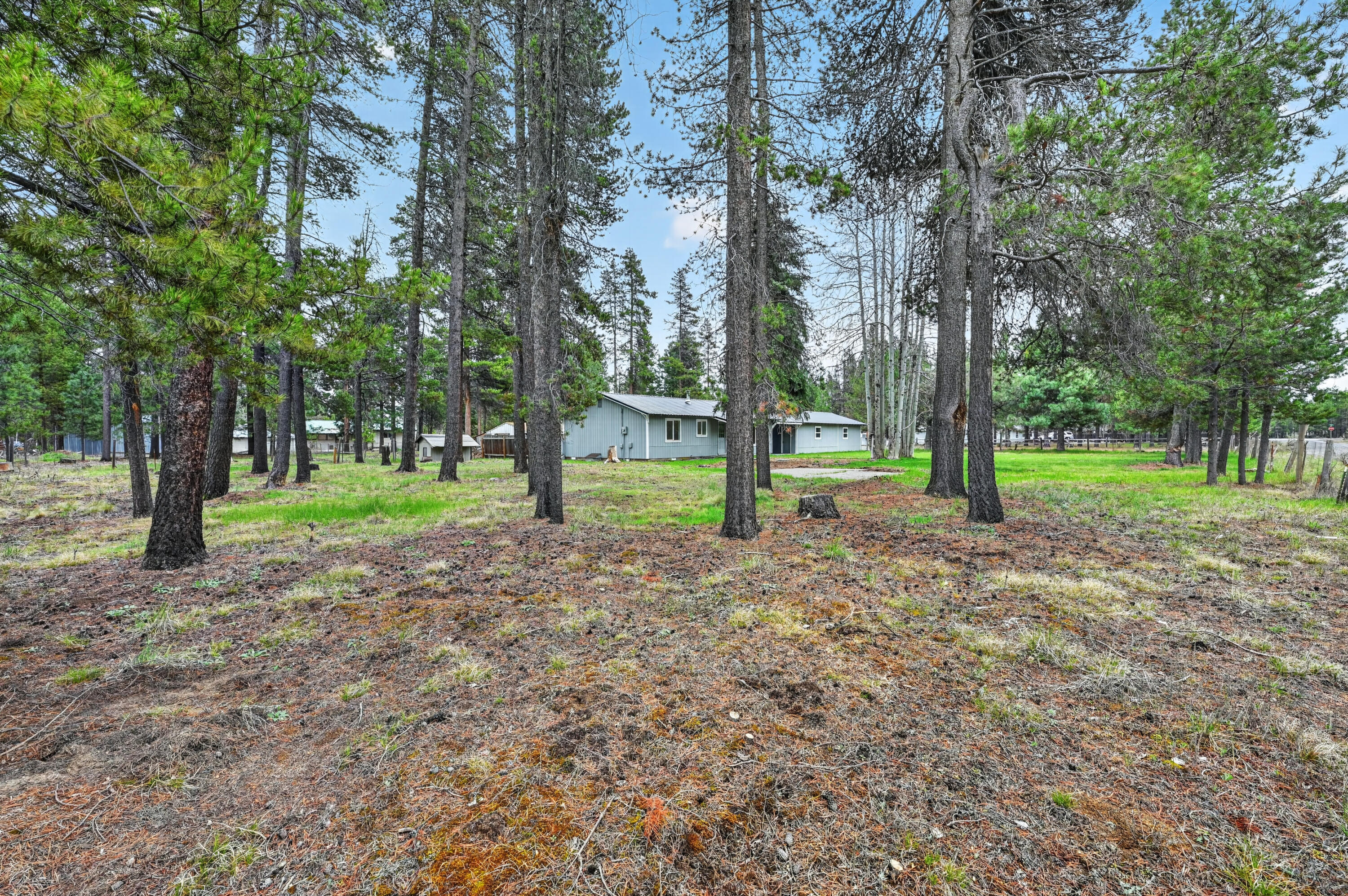 51448 Cedar Road La Pine, OR 97739 - Photo 36 of 46