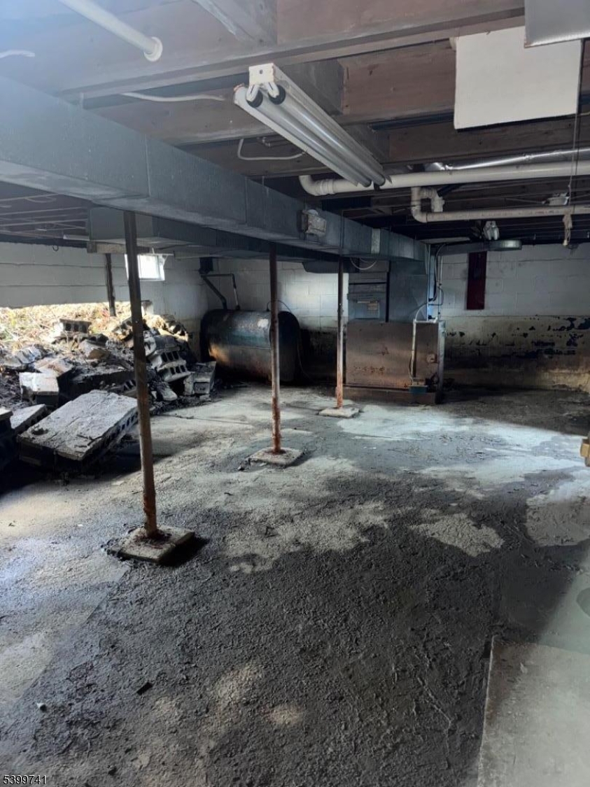 6 Maple Lane Hampton, NJ 08827 - Photo 11 of 13 a view of parking garage