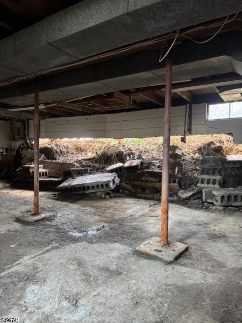 6 Maple Lane Hampton, NJ 08827 - Photo 10 of 13 a view of parking garage