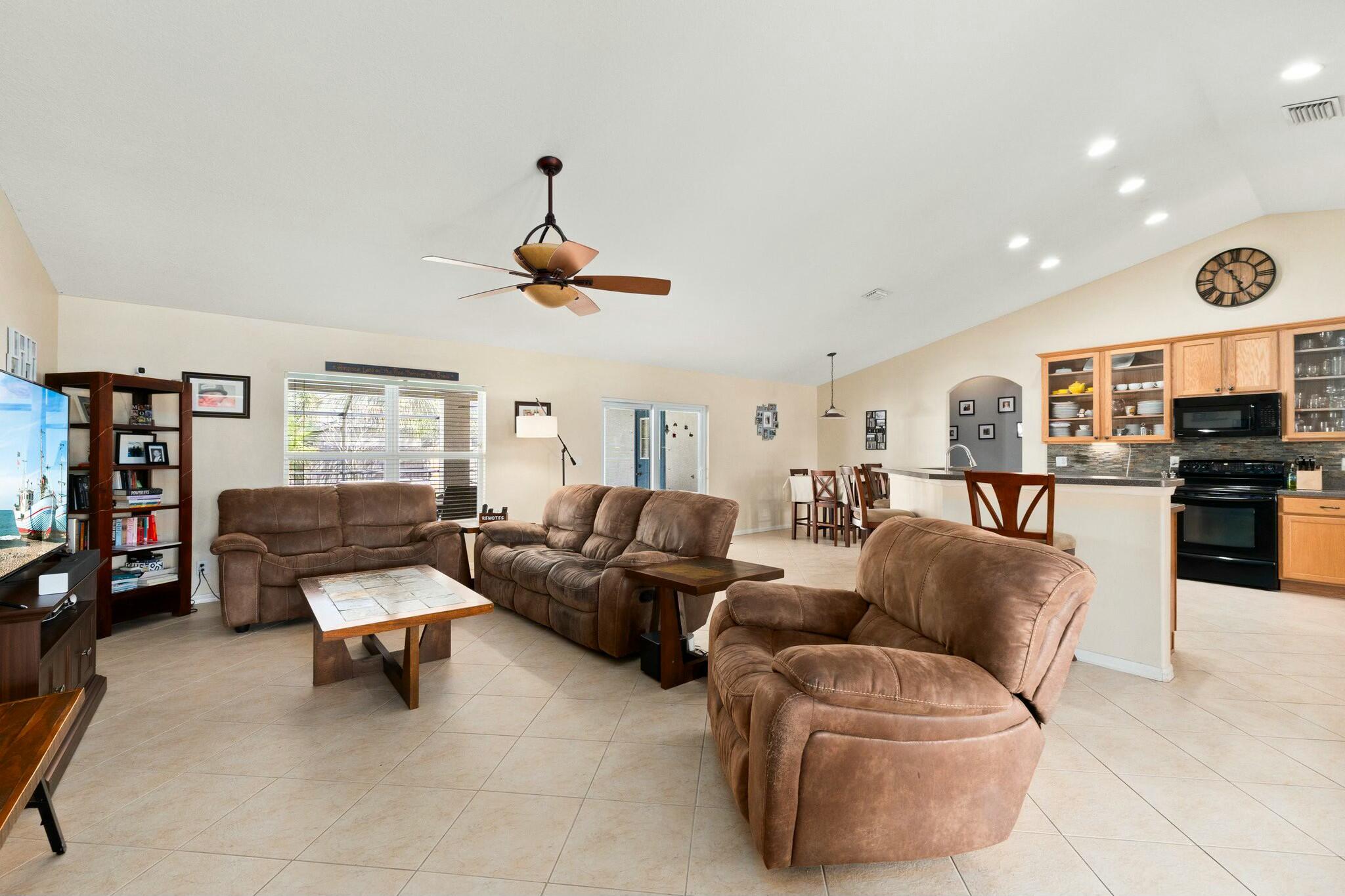 3871 Southwest Ridley Street Port St. Lucie, FL 34953 - Photo 11 of 46 tempImage6v4hye