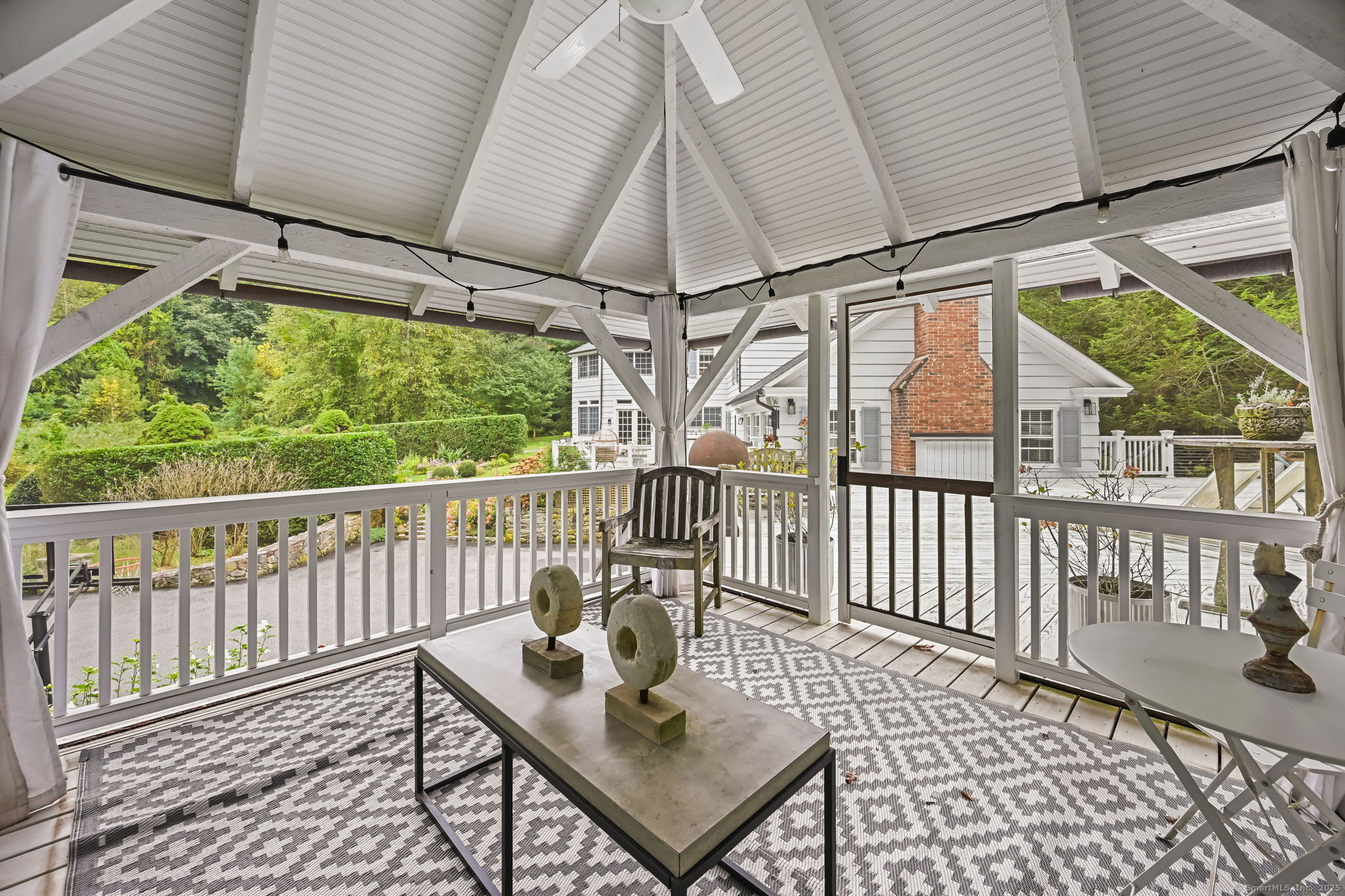 330 Ridgefield Road Wilton, CT 06897 - Photo 18 of 40