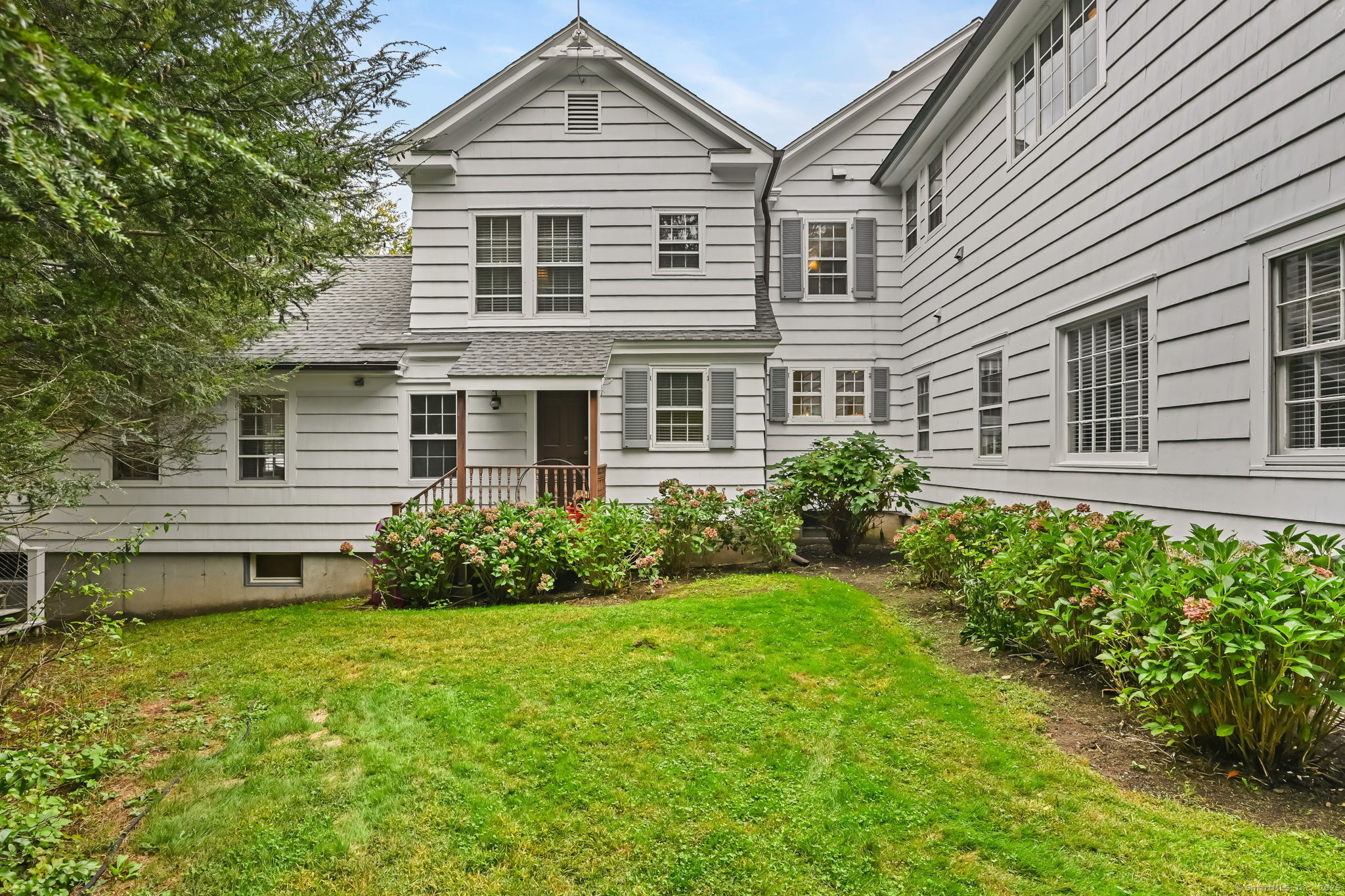 330 Ridgefield Road Wilton, CT 06897 - Photo 22 of 40