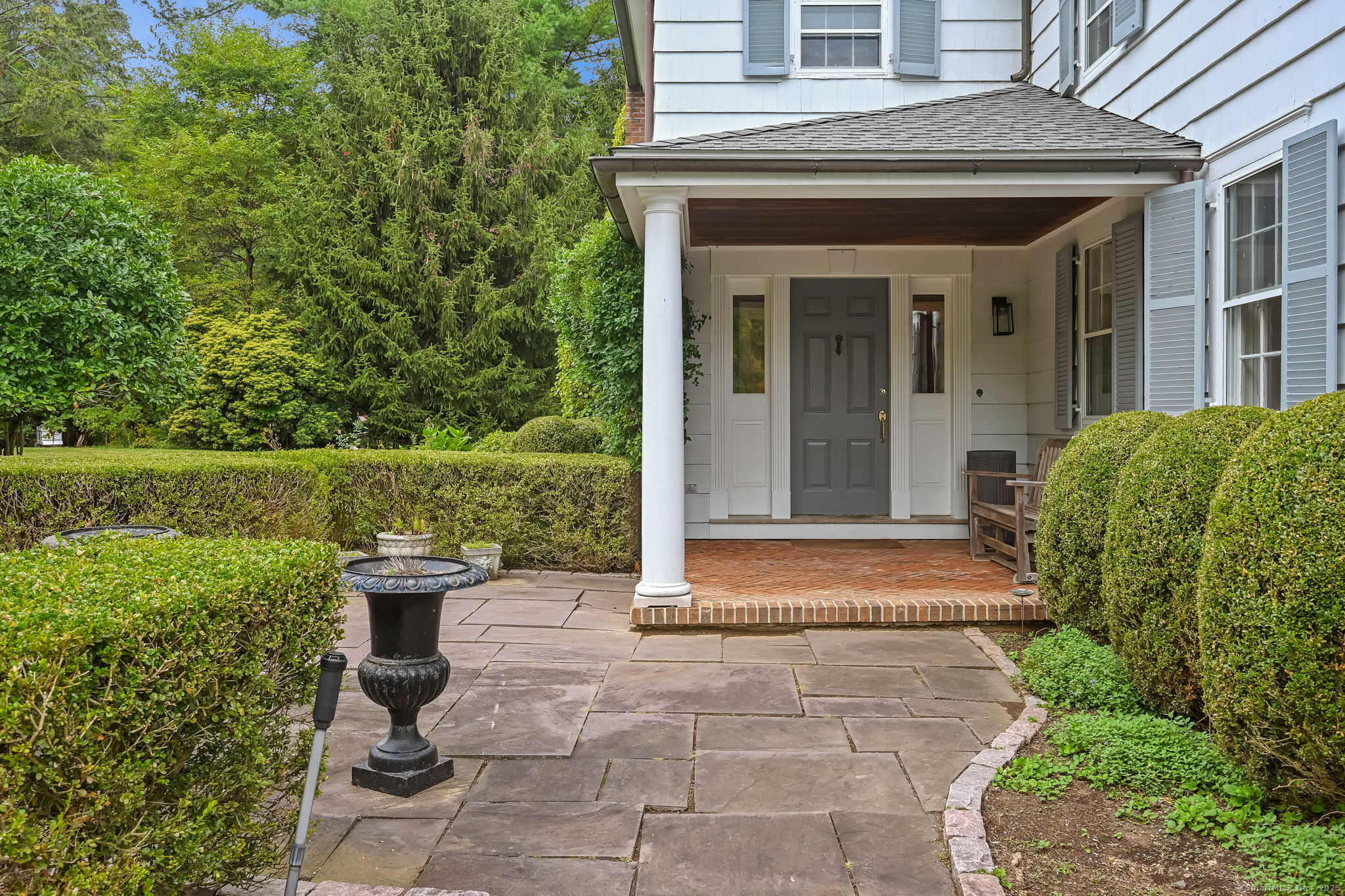 330 Ridgefield Road Wilton, CT 06897 - Photo 7 of 40