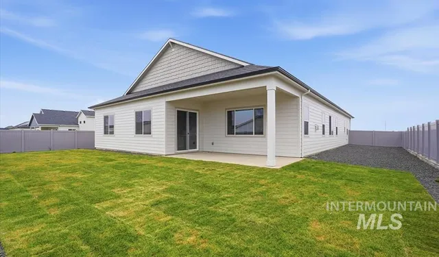 $799,990 | 2422 North Kenora Avenue, Star, ID 83669